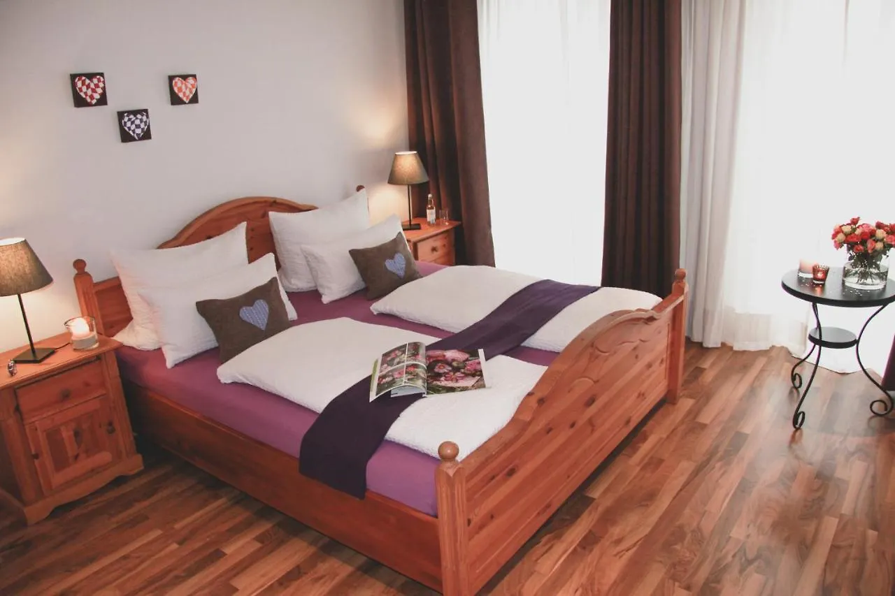 Bed & Breakfast Gaestehaus Schoeberl Fussen